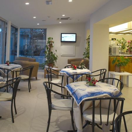 尼维斯酒店 里乔内 外观 照片